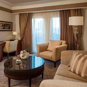 Suite Tower